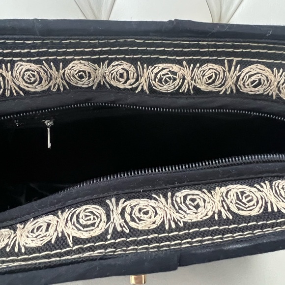 Handbag of Aceh, The Beauty and Artistry of Hand-Cratted Bag - Picture 5 of 5